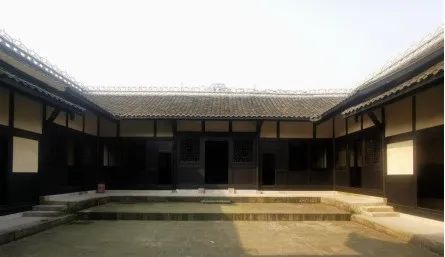 中国工农红军长征成功留想馆暨中共川南特委会议会址（余家祠）建理；ず筒颊